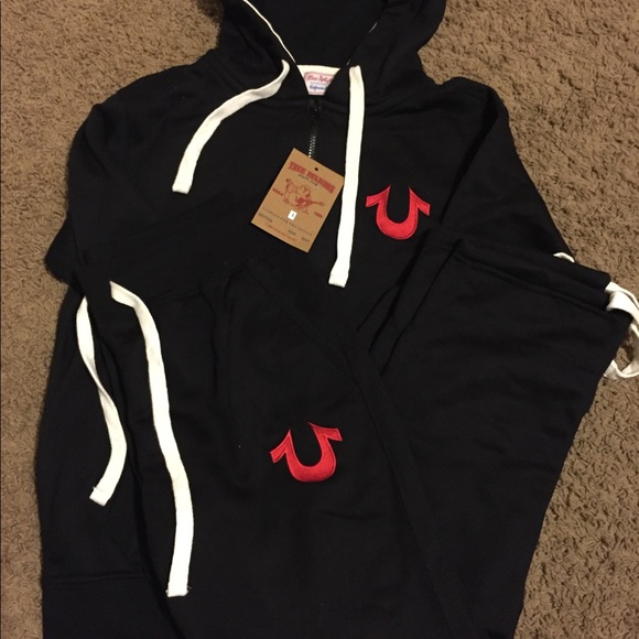 black and red true religion sweat suit